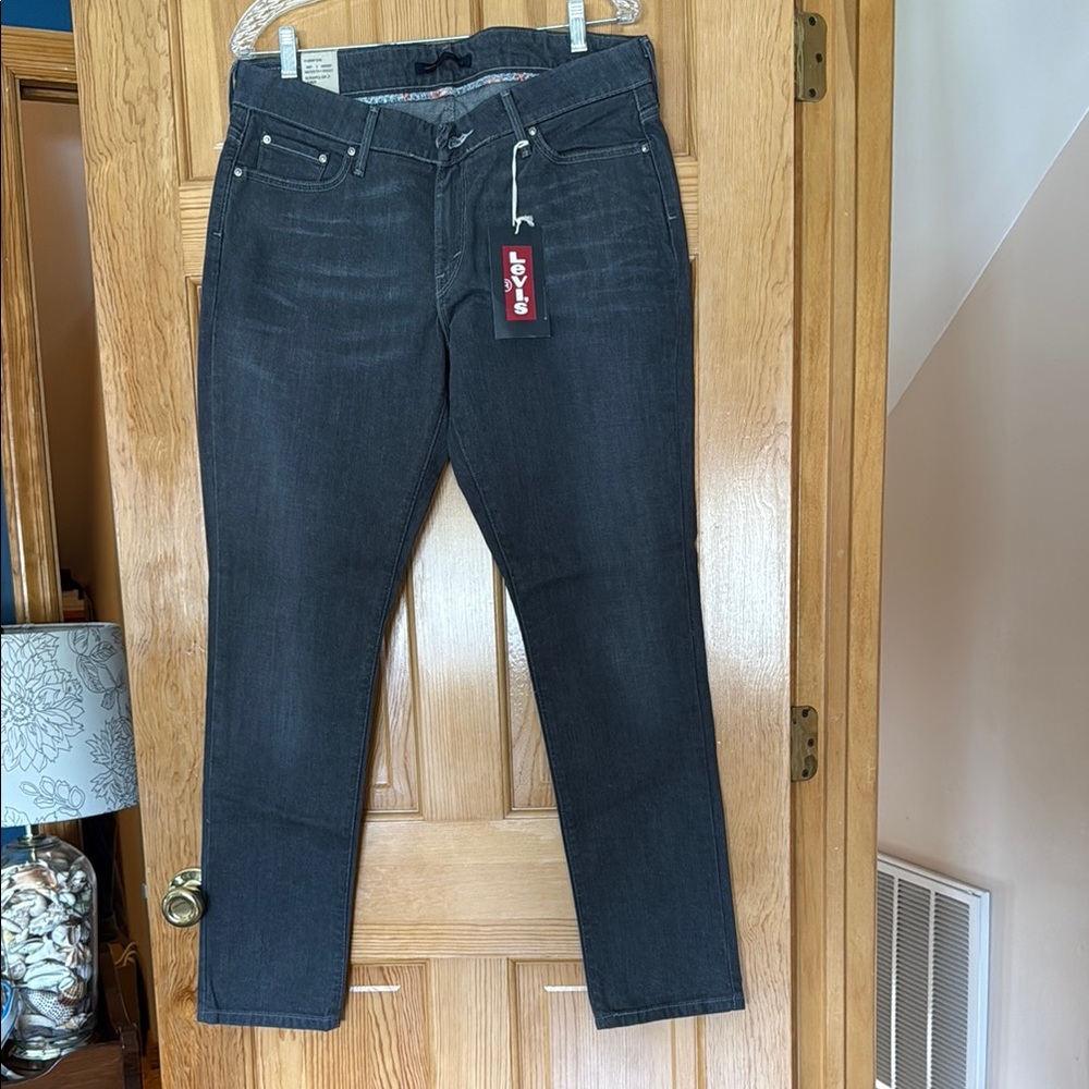 Levi's Dark Grey Skinny Jeans with Streamlined Silhouette